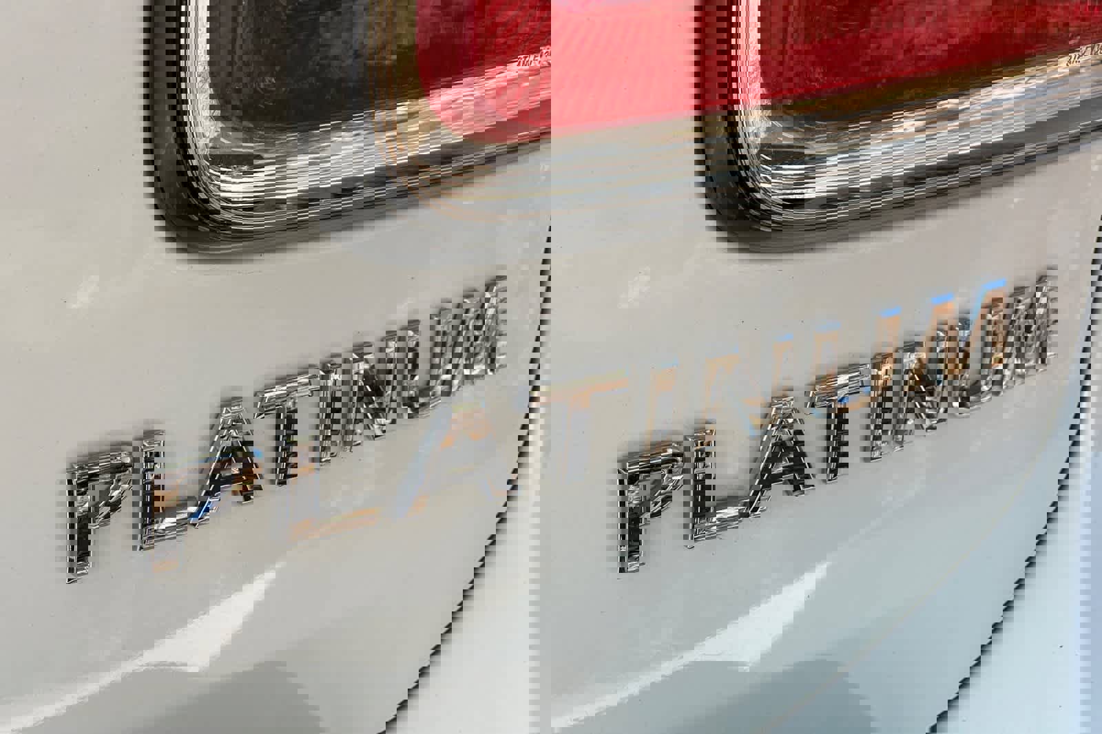 Used 2017 Nissan Armada Platinum image 17