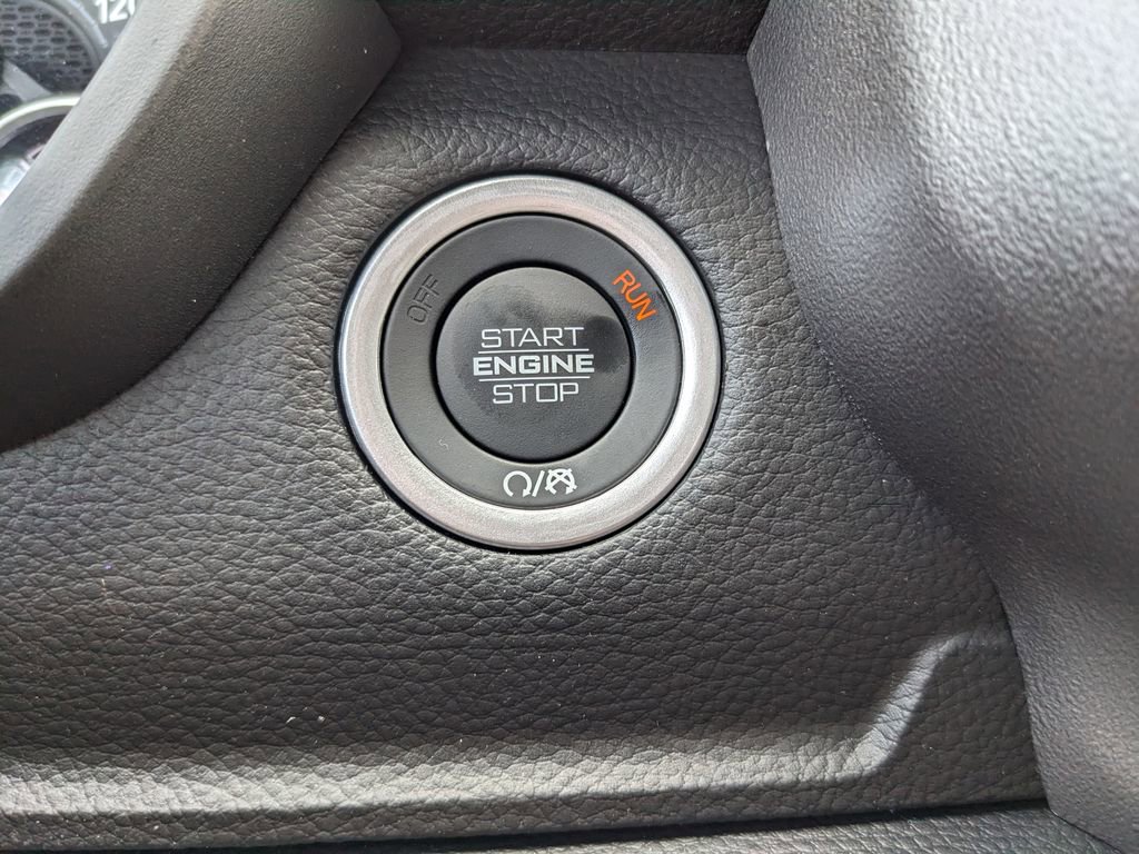 Used 2026 RAM 1500 4x4 Crew Cab image 55