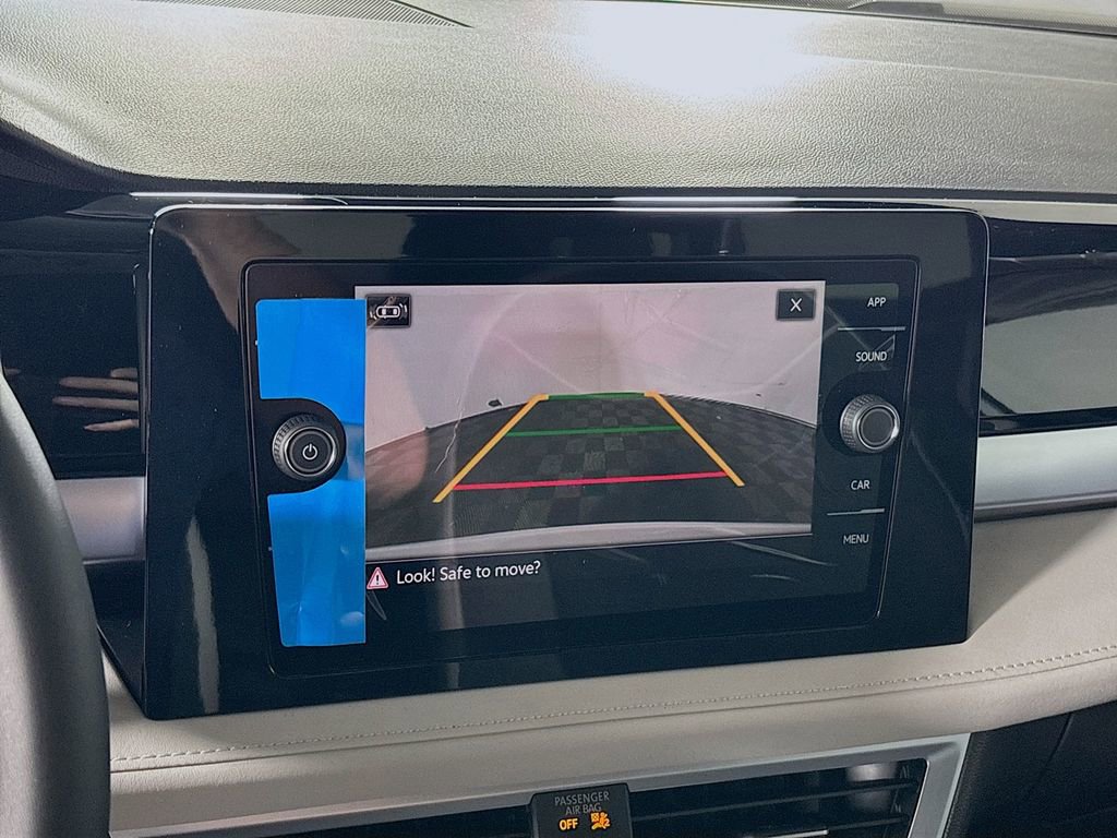 New 2025 Volkswagen Taos SE image 16