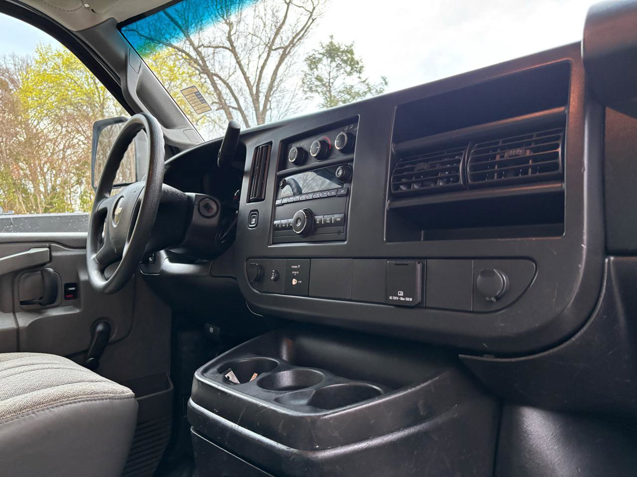 Used 2017 Chevrolet Express 3500 RWD image 11