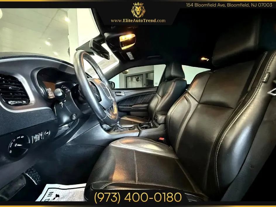 Used 2022 Dodge Charger SXT w/ Blacktop Package image 9