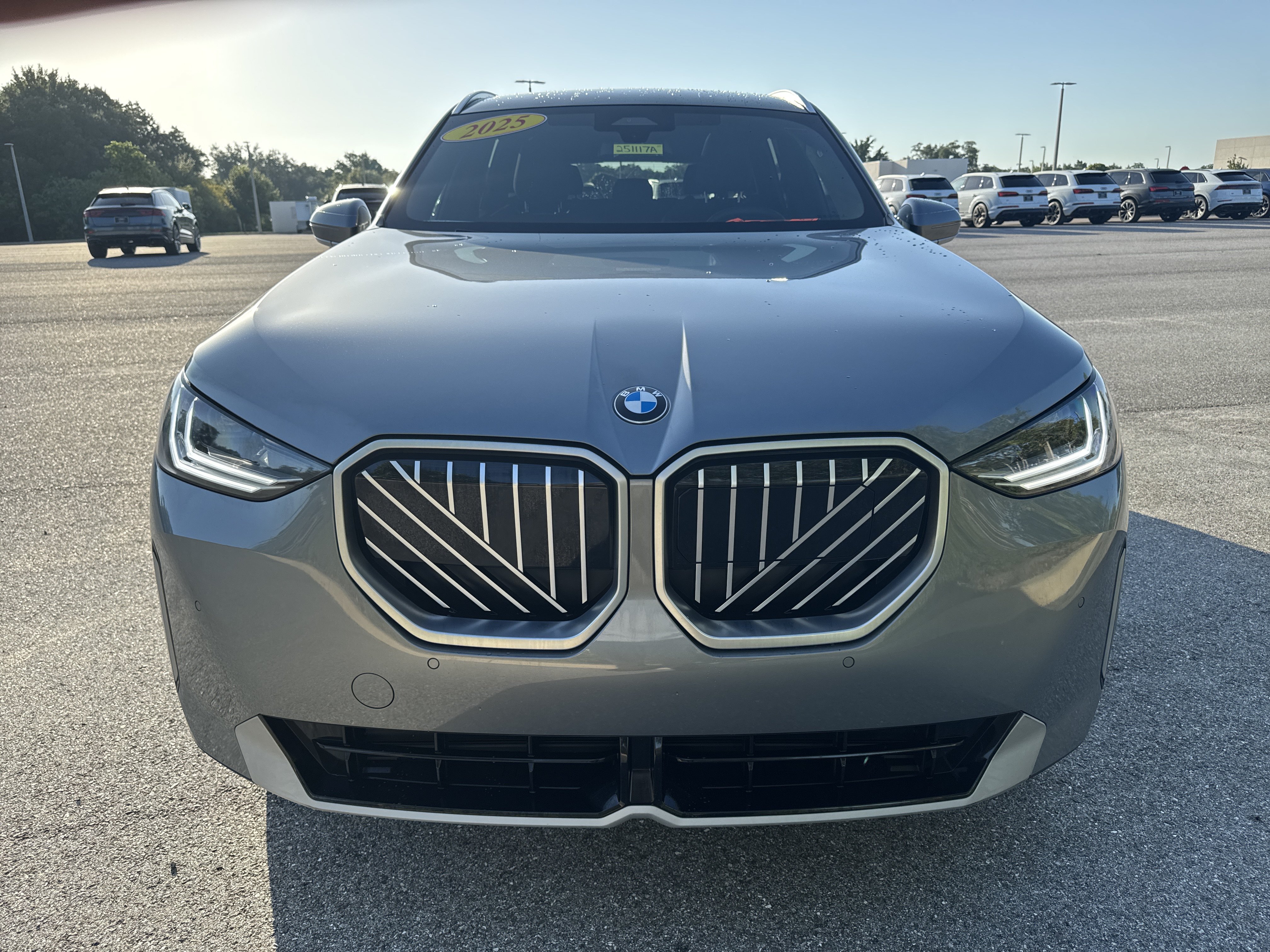 Used 2025 BMW X3 xDrive30i w/ Convenience Package AWD/4WD image 2