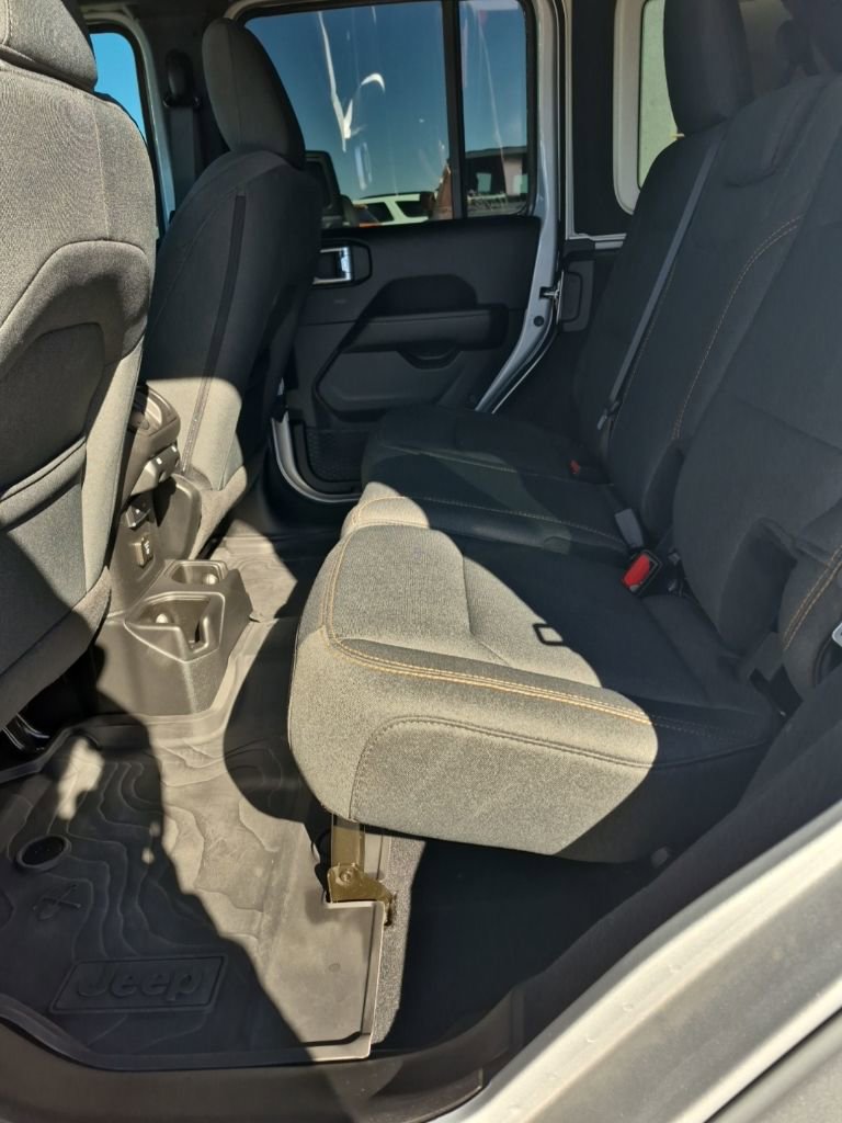 Used 2024 Jeep Wrangler Sahara w/ Technology Group image 25