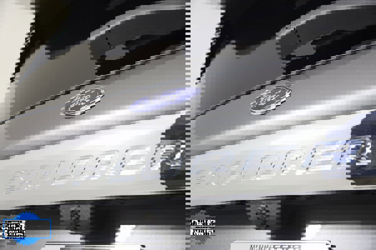 Used 2022 Ford Explorer Limited w/ Hybrid Equipment Group 310A image 56