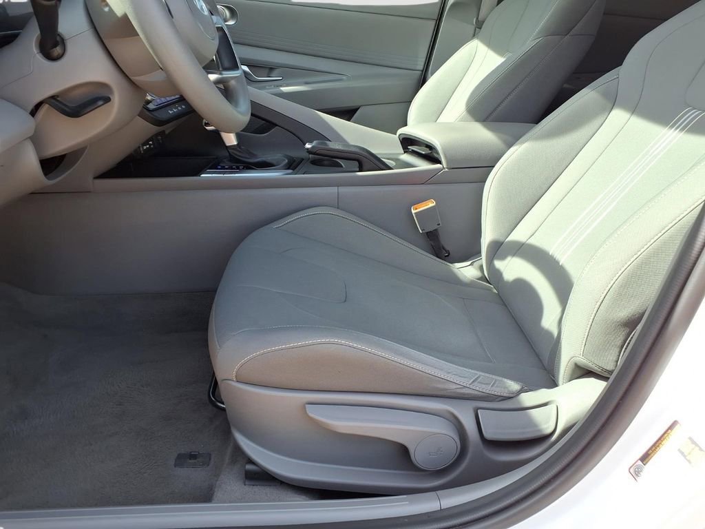 Used 2024 Hyundai Elantra SEL image 22