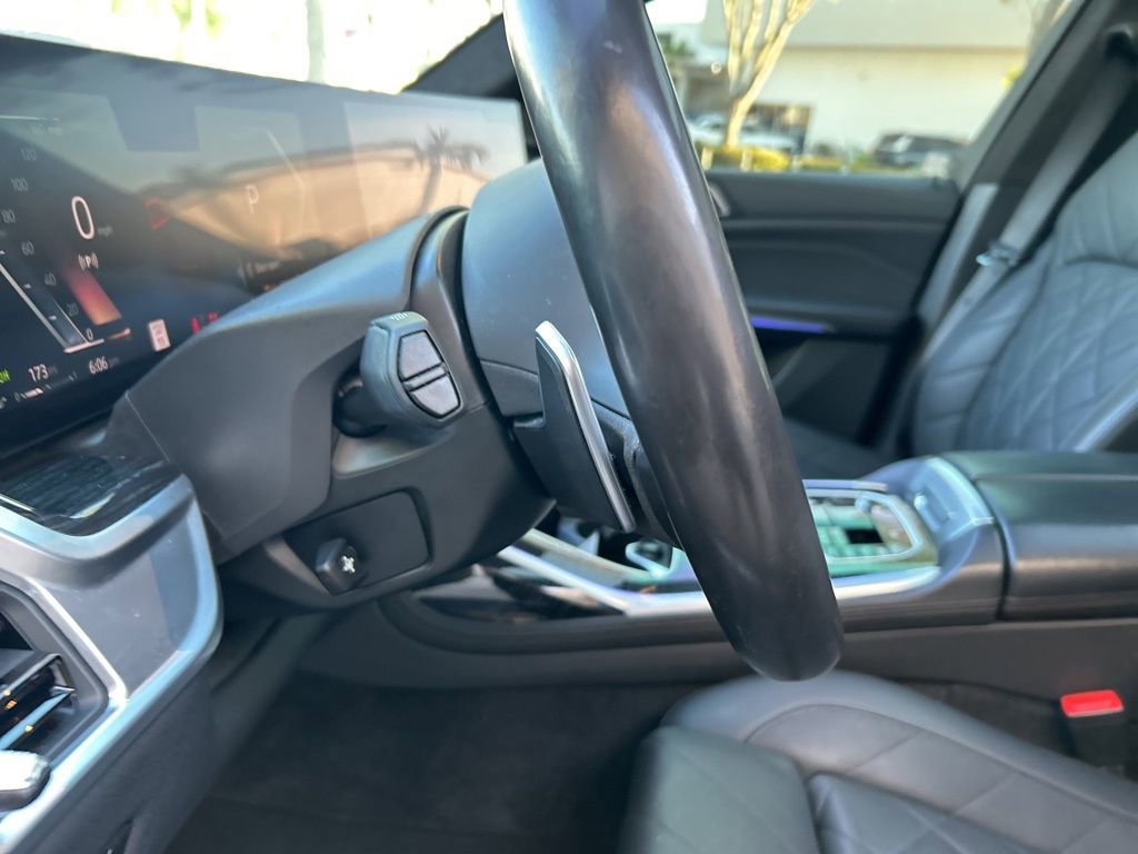 Used 2024 BMW X7 xDrive40i w/ M Sport Package image 60