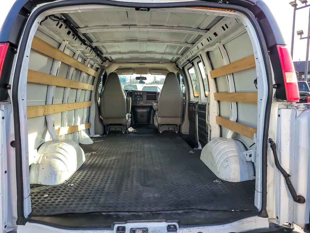 Used 2022 GMC Savana 2500 w/ Driver Convenience Package image 17