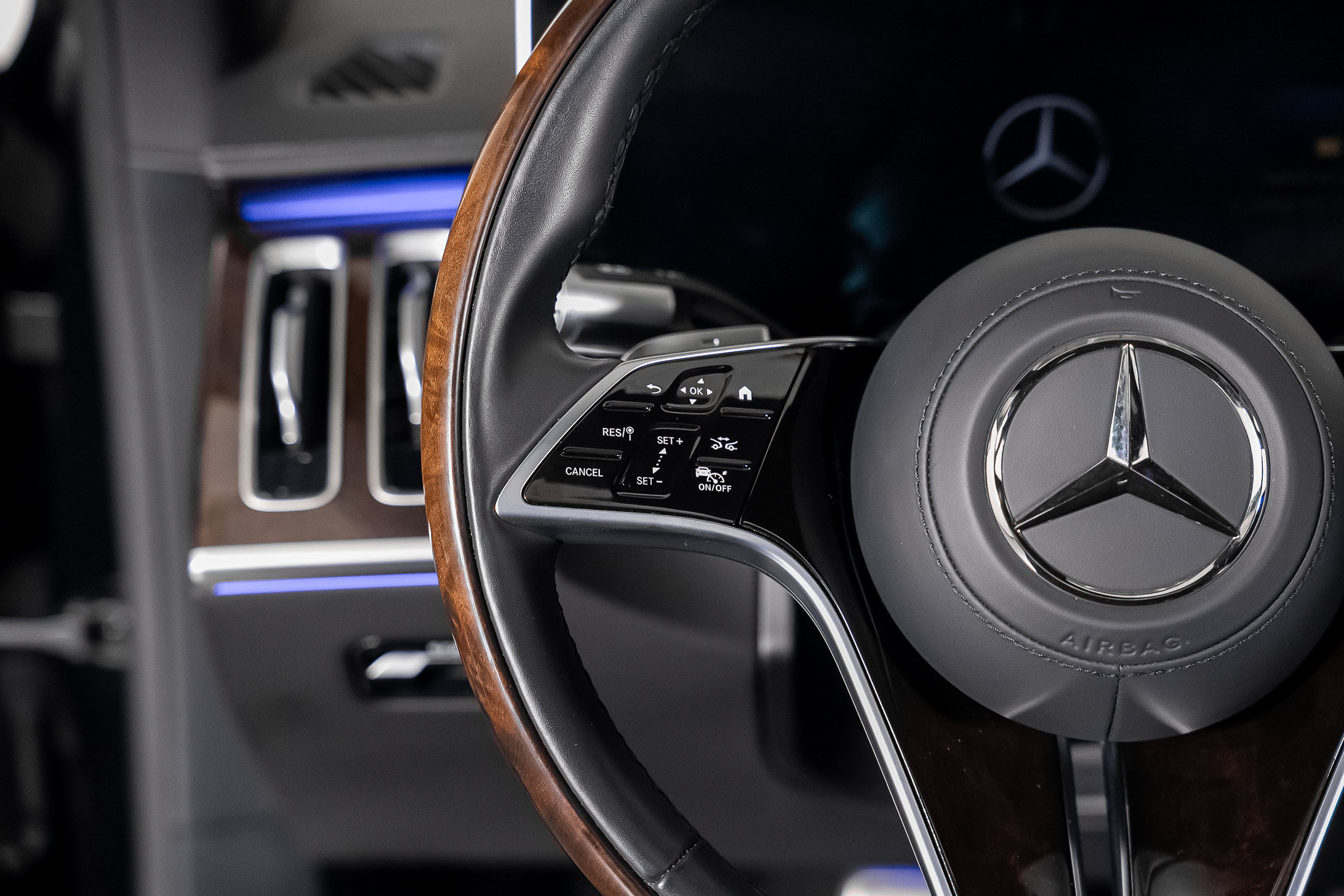 Used 2025 Mercedes-Benz Maybach S 580 4MATIC image 46