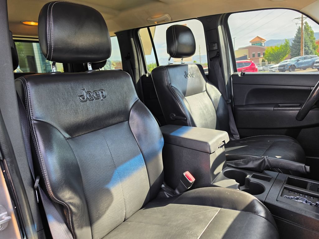Used 2012 Jeep Liberty Sport AWD/4WD image 14