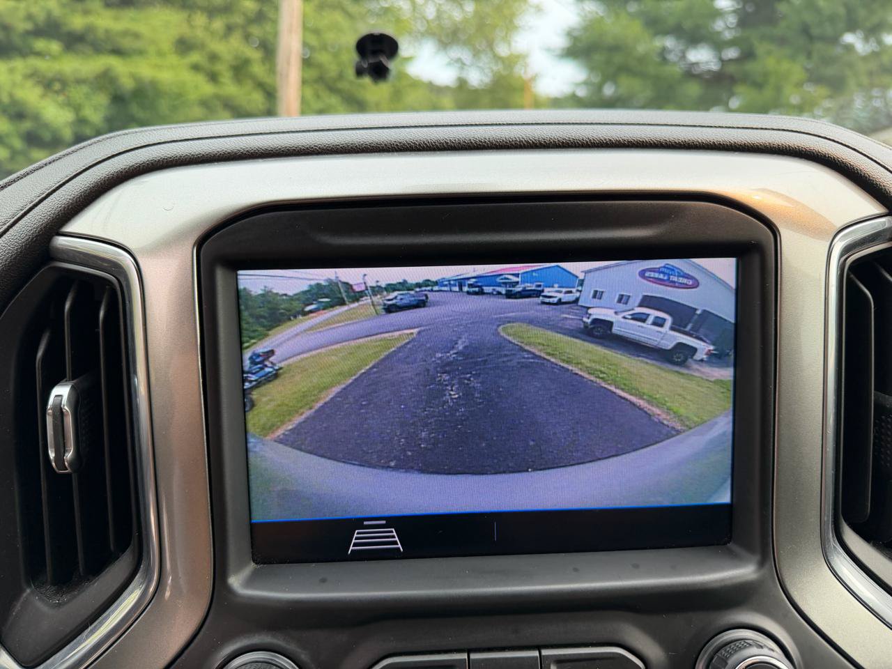 Used 2019 Chevrolet Silverado 1500 LT AWD/4WD image 31