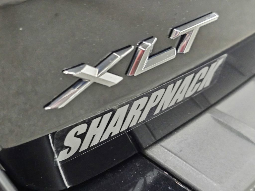 Used 2022 Ford Explorer XLT w/ Equipment Group 202A AWD/4WD image 26
