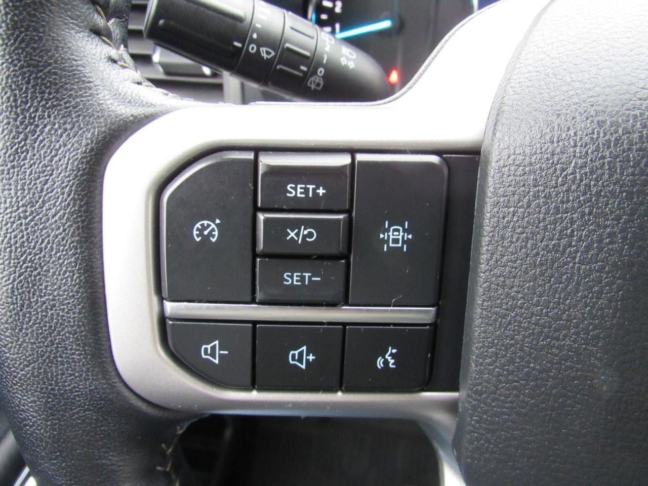 Used 2023 Ford Expedition XLT image 18
