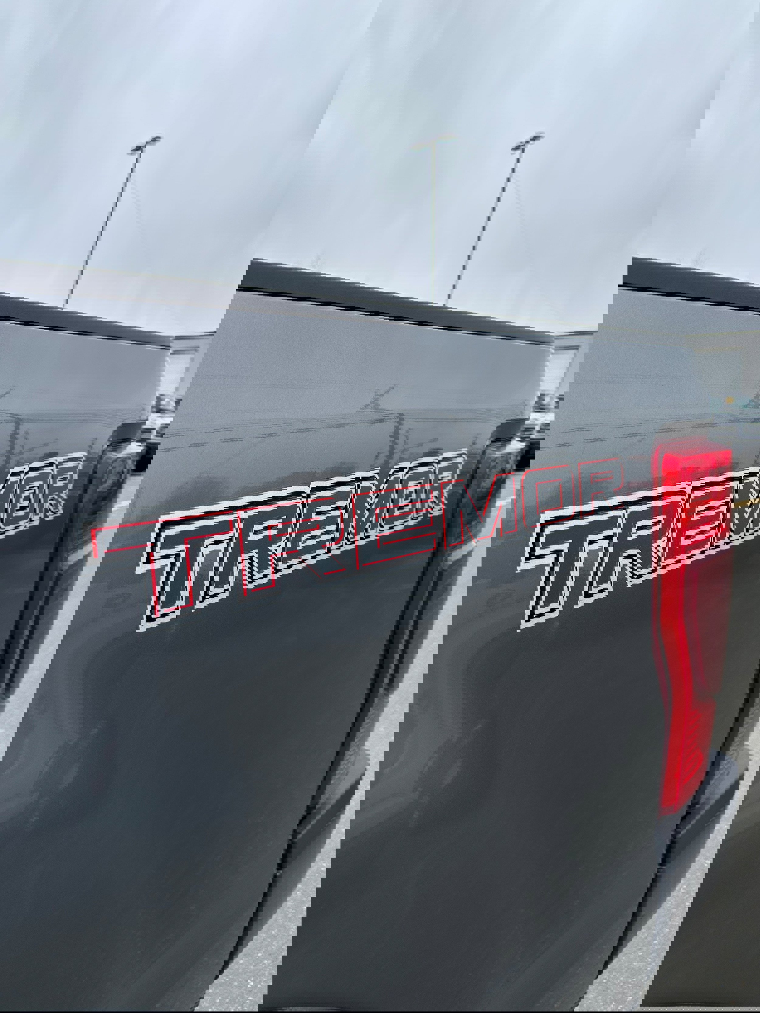 Used 2022 Ford F250 Lariat w/ Tremor Off-Road Package image 26