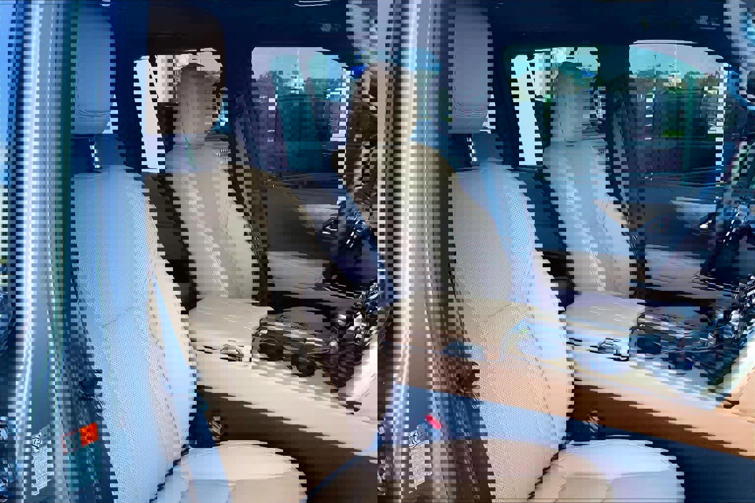 Used 2024 Lexus LX 600 4WD w/ Luxury Package image 9