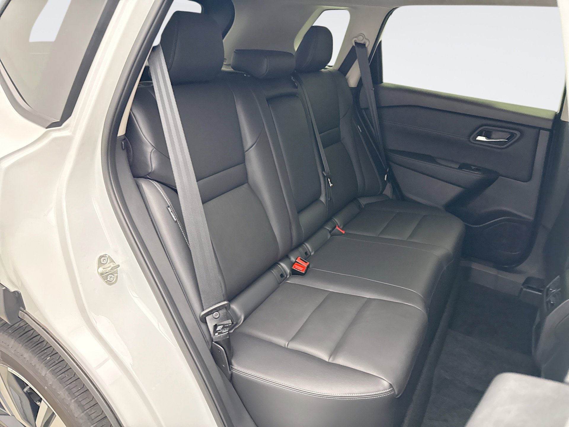 Used 2025 Nissan Rogue SL image 18