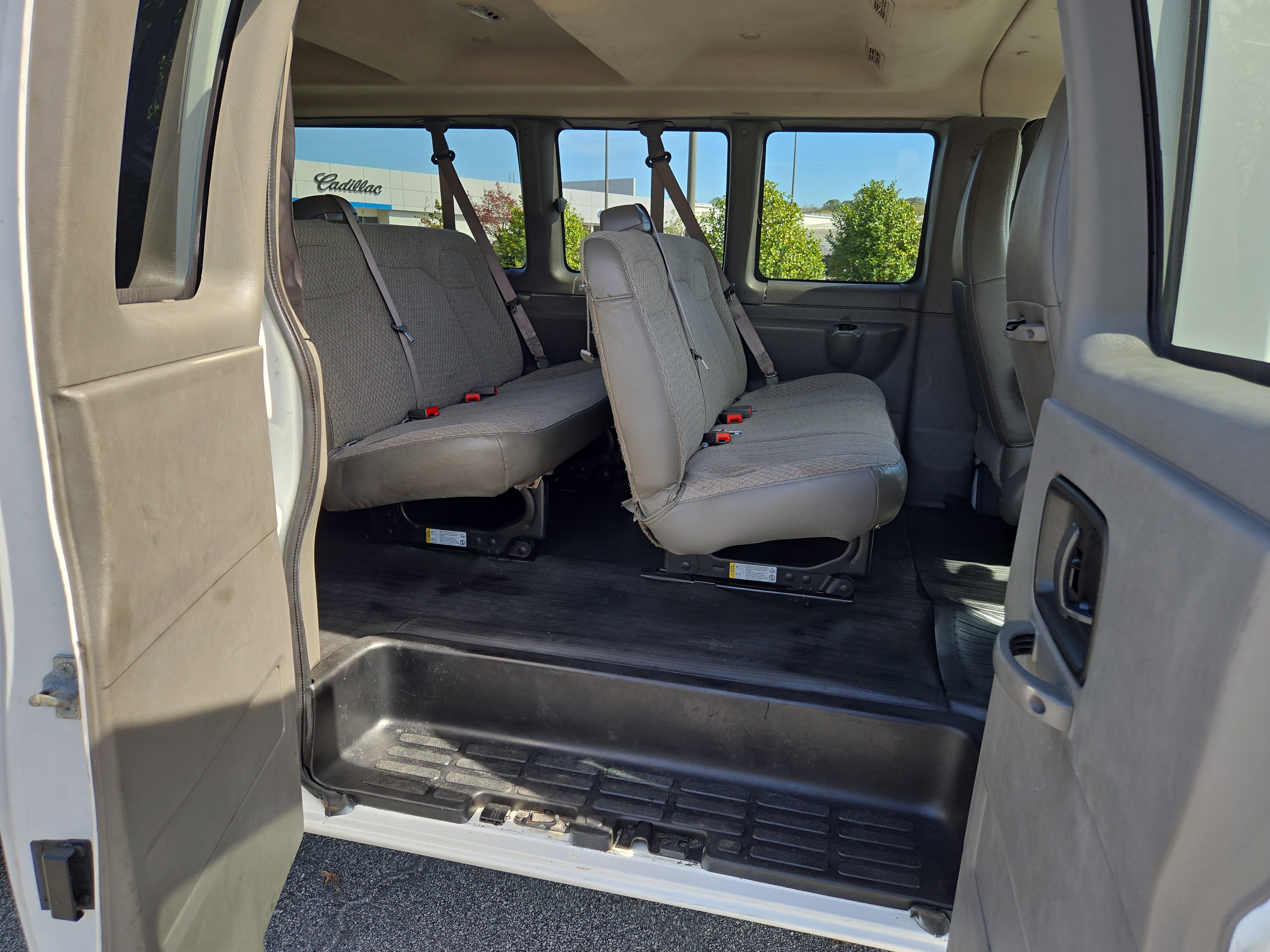 Used 2021 Chevrolet Express 3500 LT w/ LT Preferred Equipment Group RWD image 21