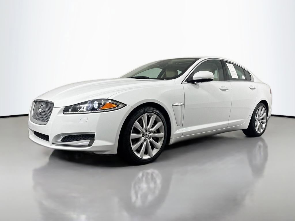 Used 2012 Jaguar XF image 40