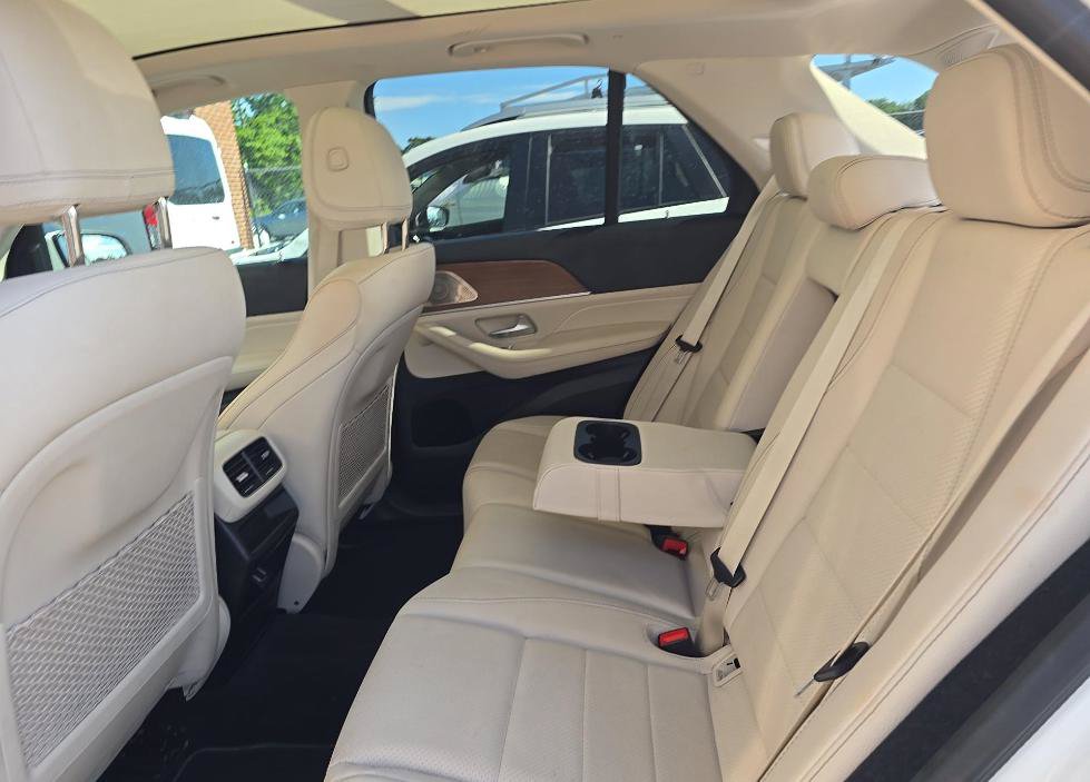 Used 2022 Mercedes-Benz GLE 350 4MATIC w/ AMG Line Exterior image 9