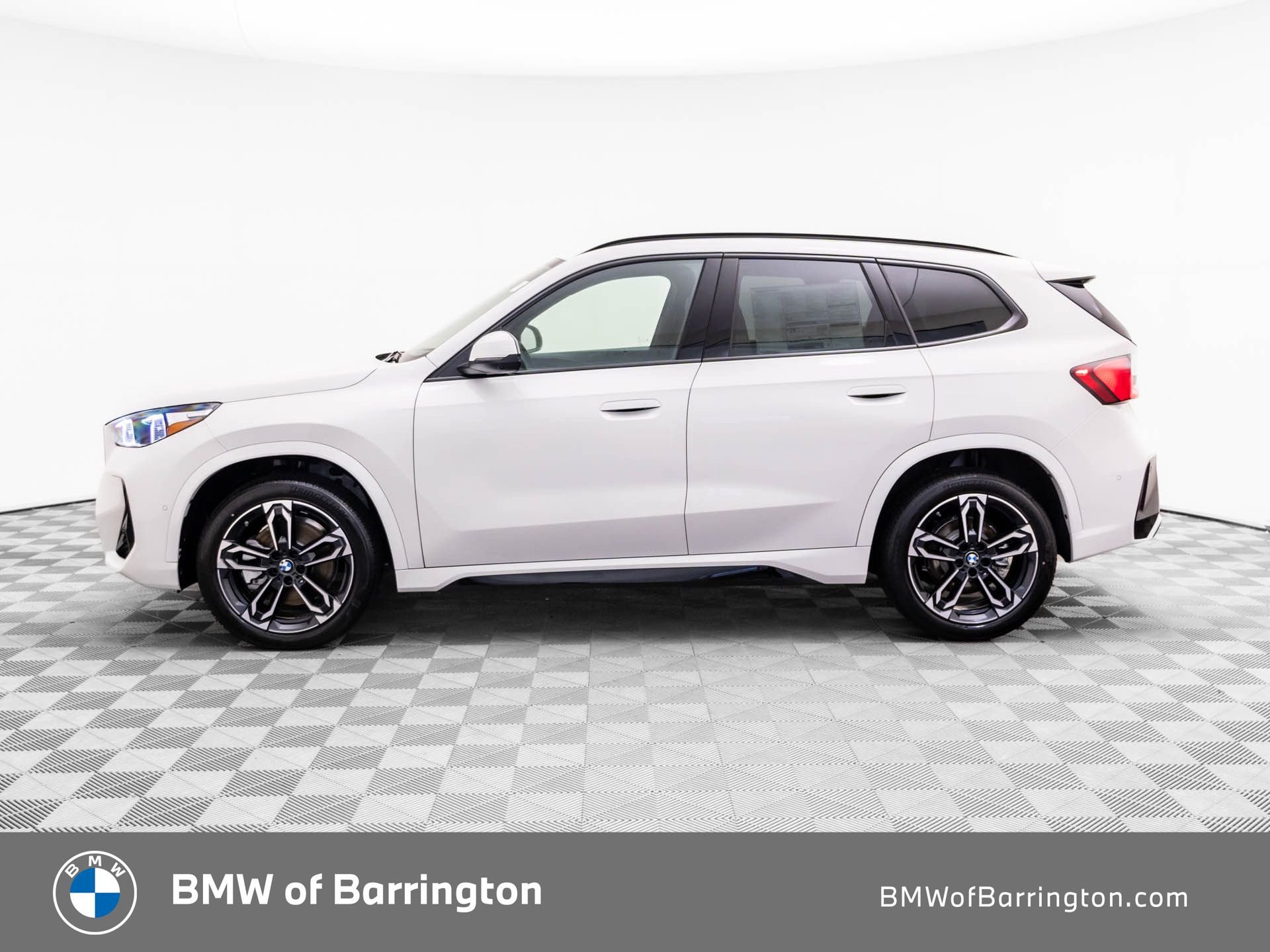 New 2026 BMW X1 xDrive28i AWD/4WD image 2