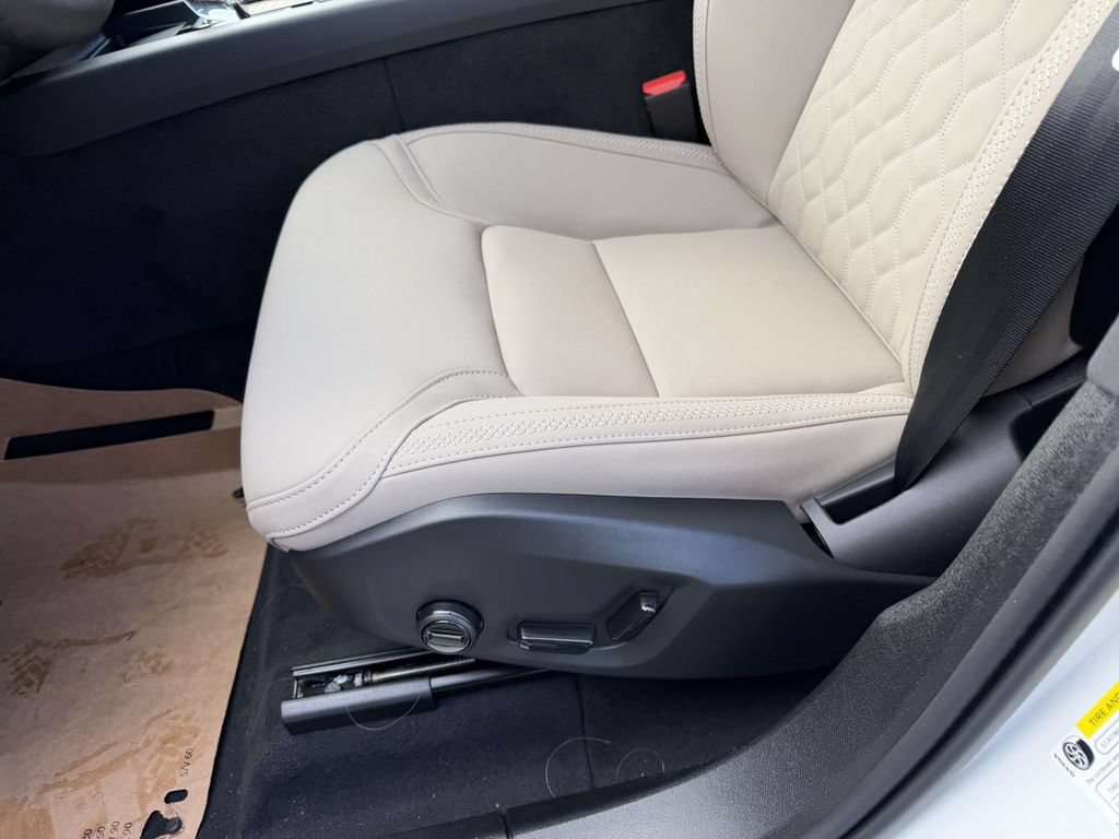 New 2026 Volvo XC60 B5 Plus w/ Protection Package Premier AWD/4WD image 16