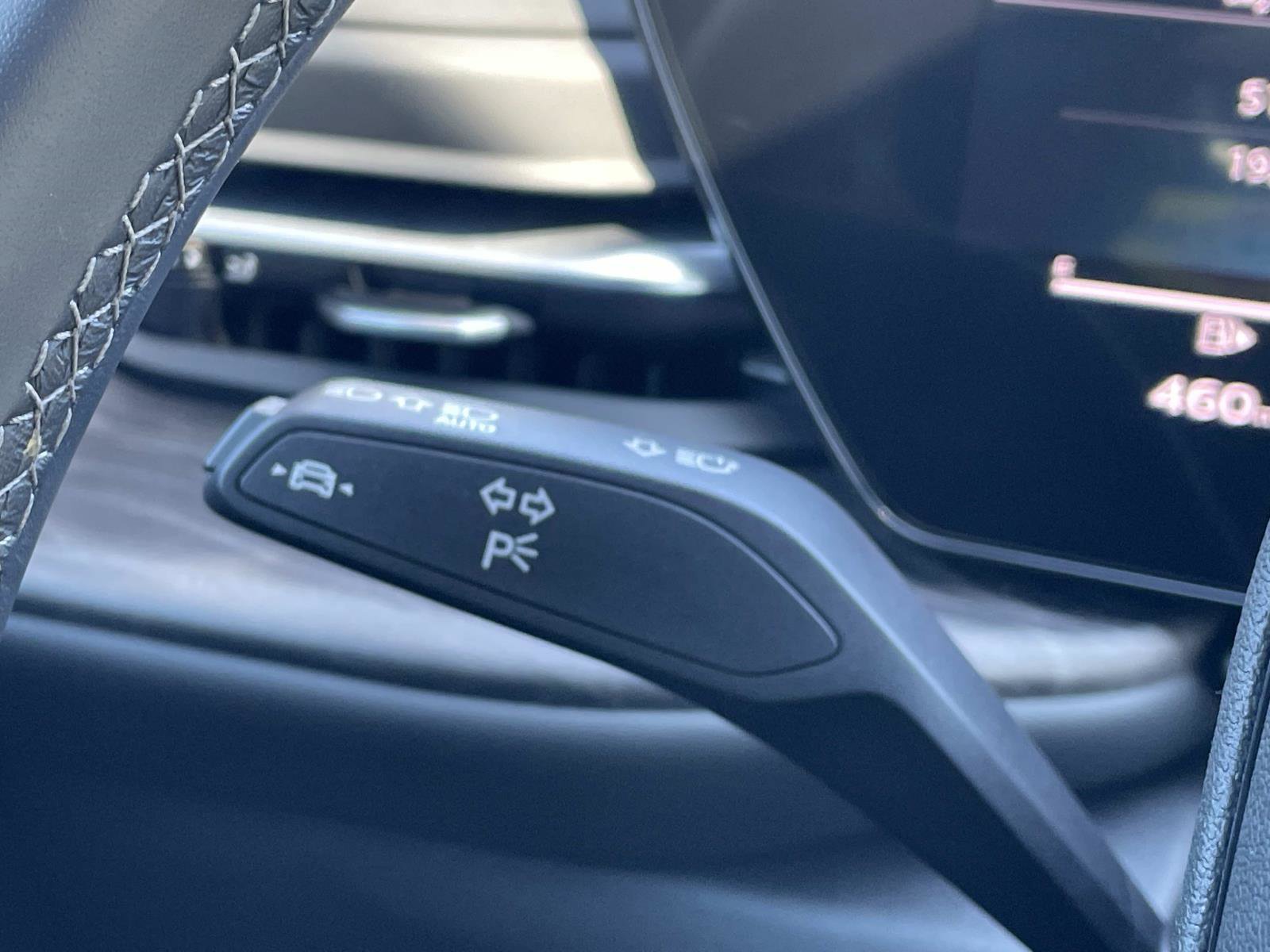 Used 2025 Audi Q5 Premium w/ Convenience Package image 25