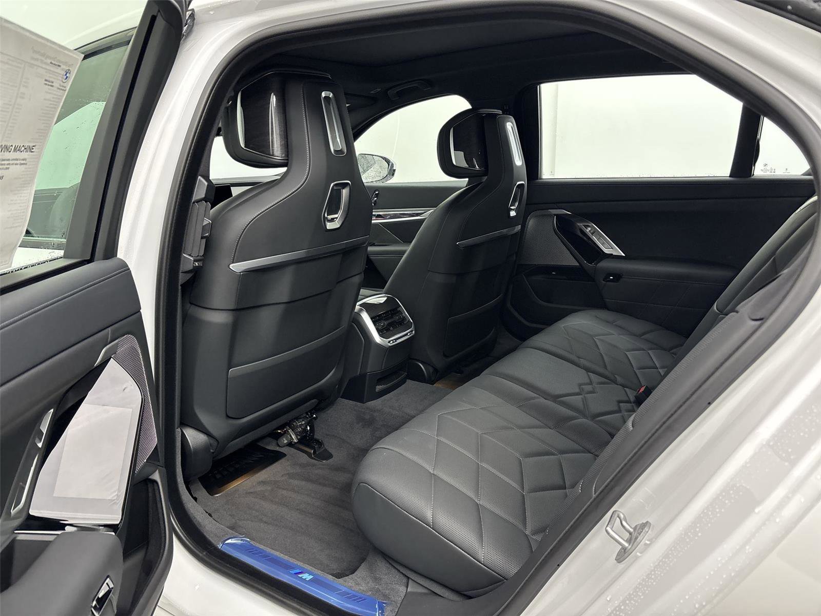 New 2026 BMW i7 xDrive60 AWD/4WD image 29