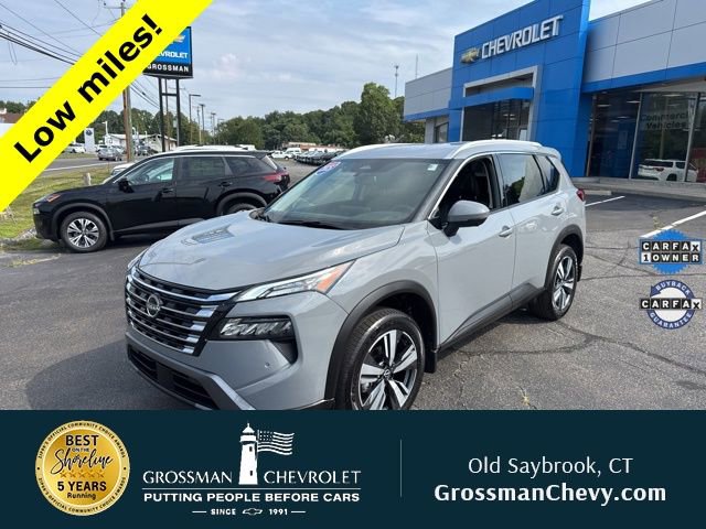 Used 2025 Nissan Rogue SL image 4