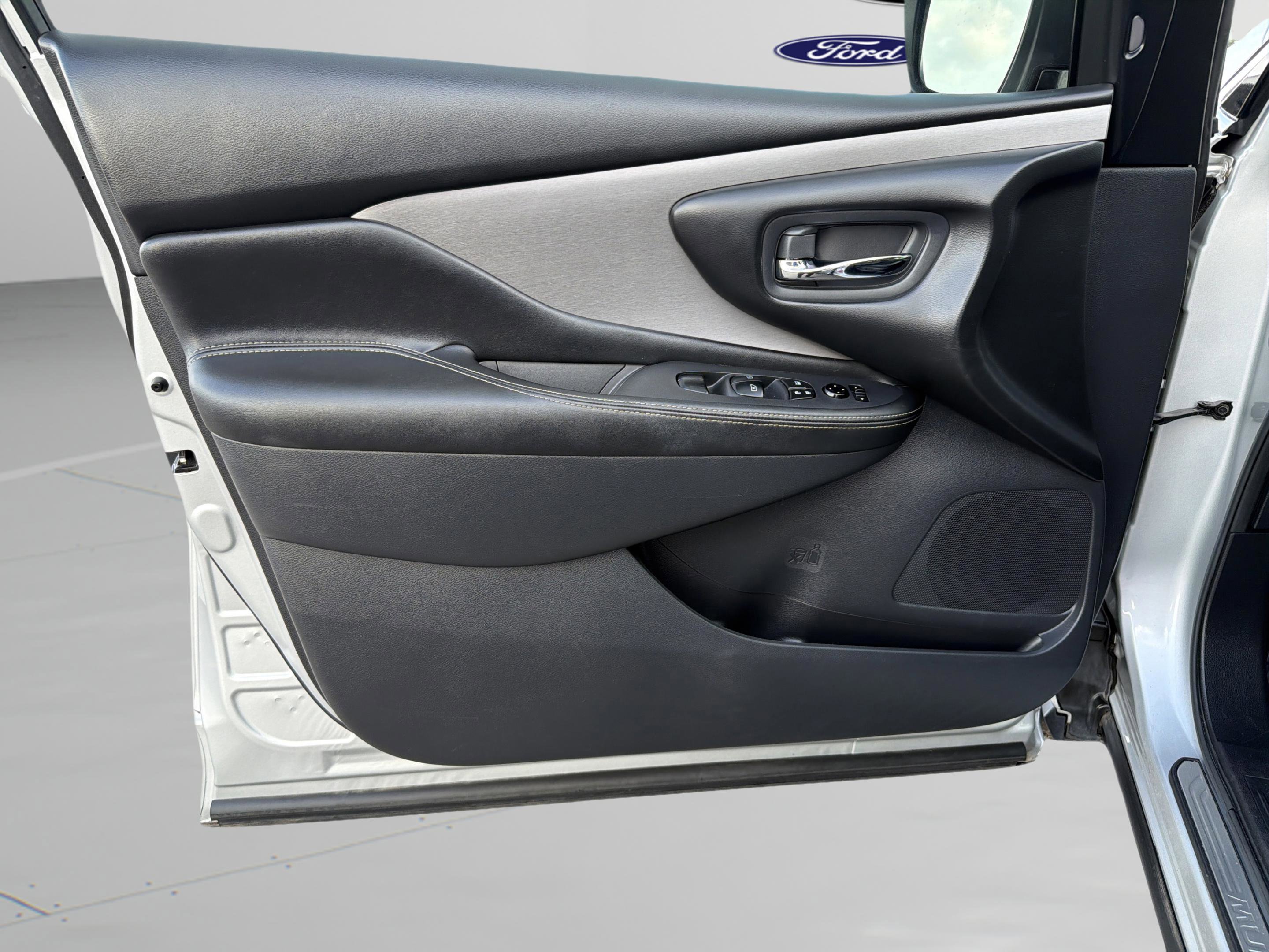 Used 2022 Nissan Murano SV w/ Cargo Package FWD image 29