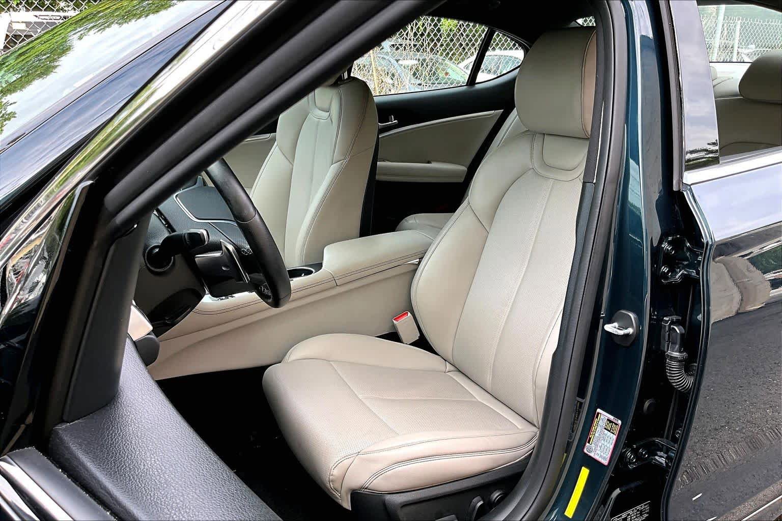 Used 2023 Genesis G70 2.0T RWD image 8