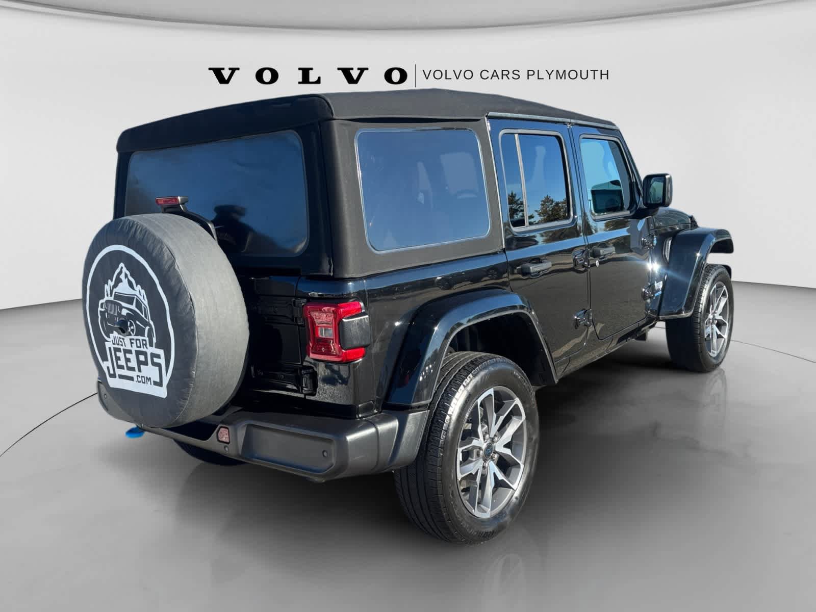 Used 2024 Jeep Wrangler Unlimited w/ Convenience Group AWD/4WD image 7