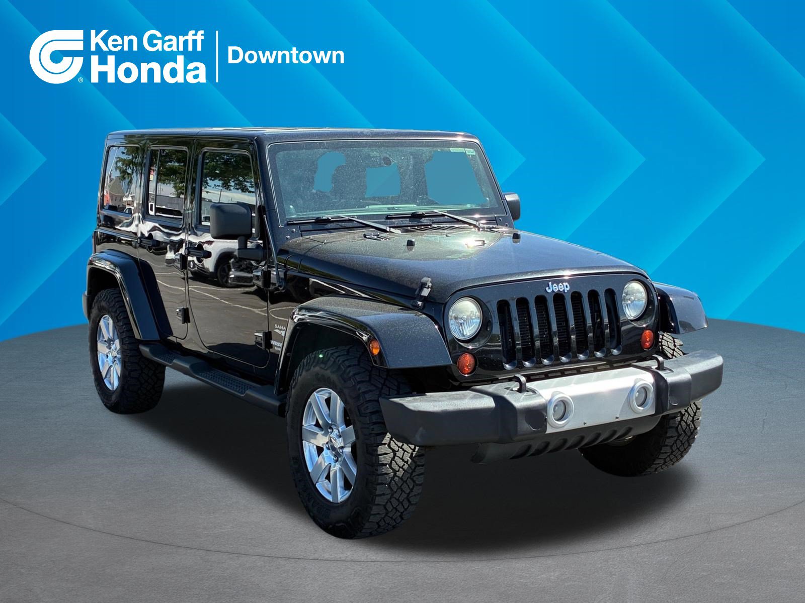 Used 2012 Jeep Wrangler Unlimited Sahara w/ Connectivity Group AWD/4WD image 1