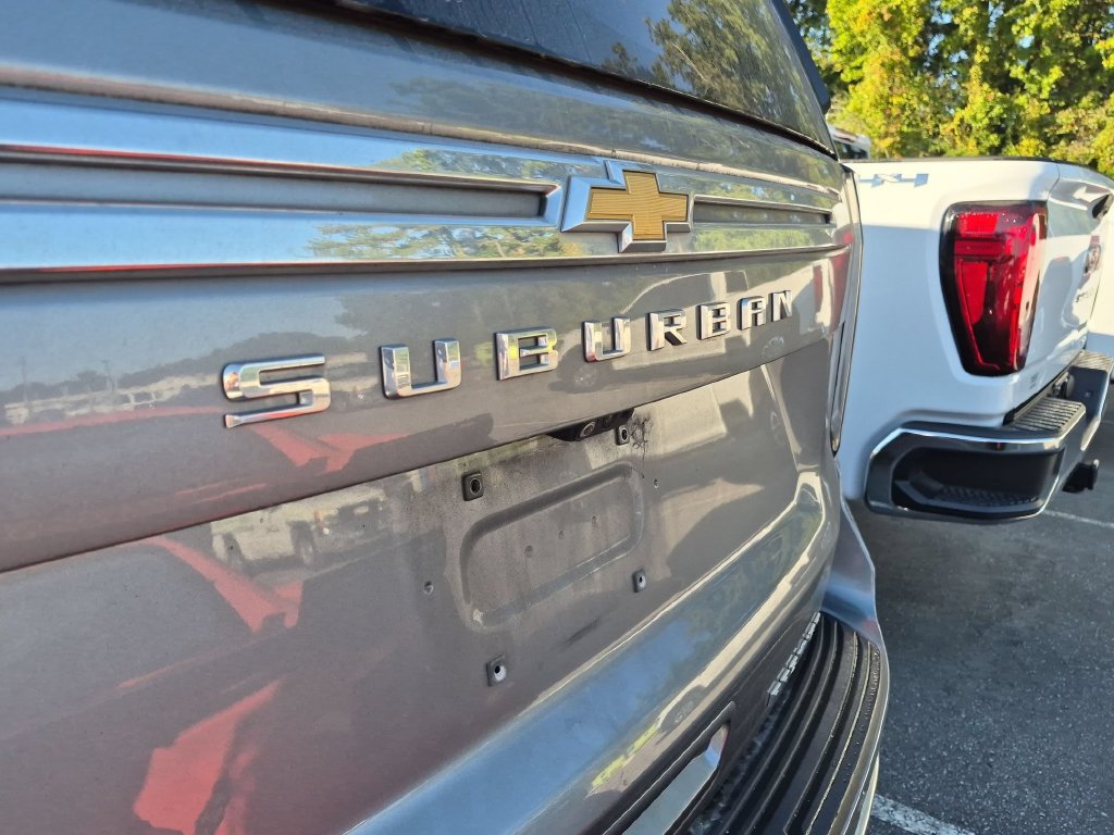Used 2021 Chevrolet Suburban Premier w/ Premium Package AWD/4WD image 8