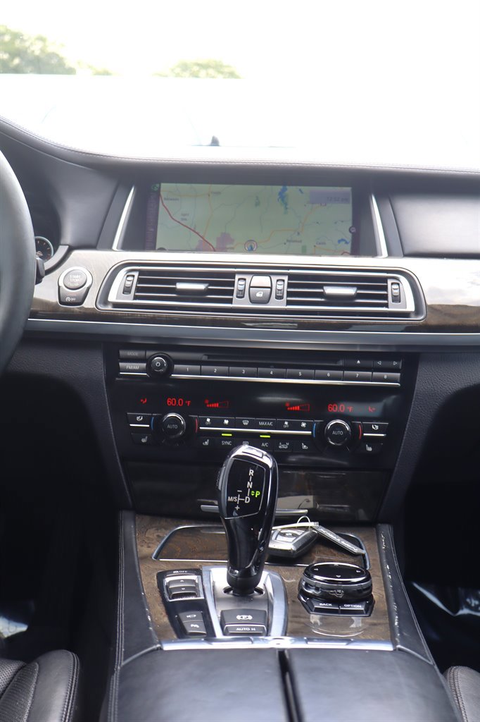 Used 2014 BMW 750Li RWD image 12