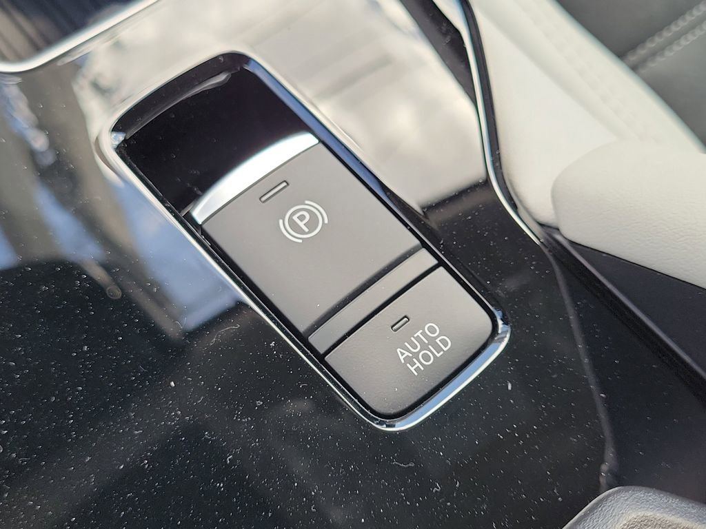 New 2025 Mitsubishi Outlander SE image 25