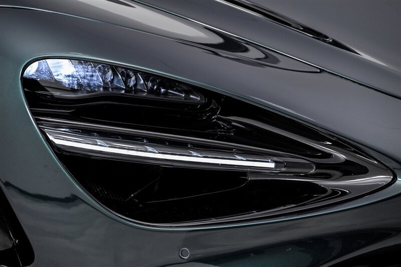 Used 2022 McLaren 765LT RWD image 5