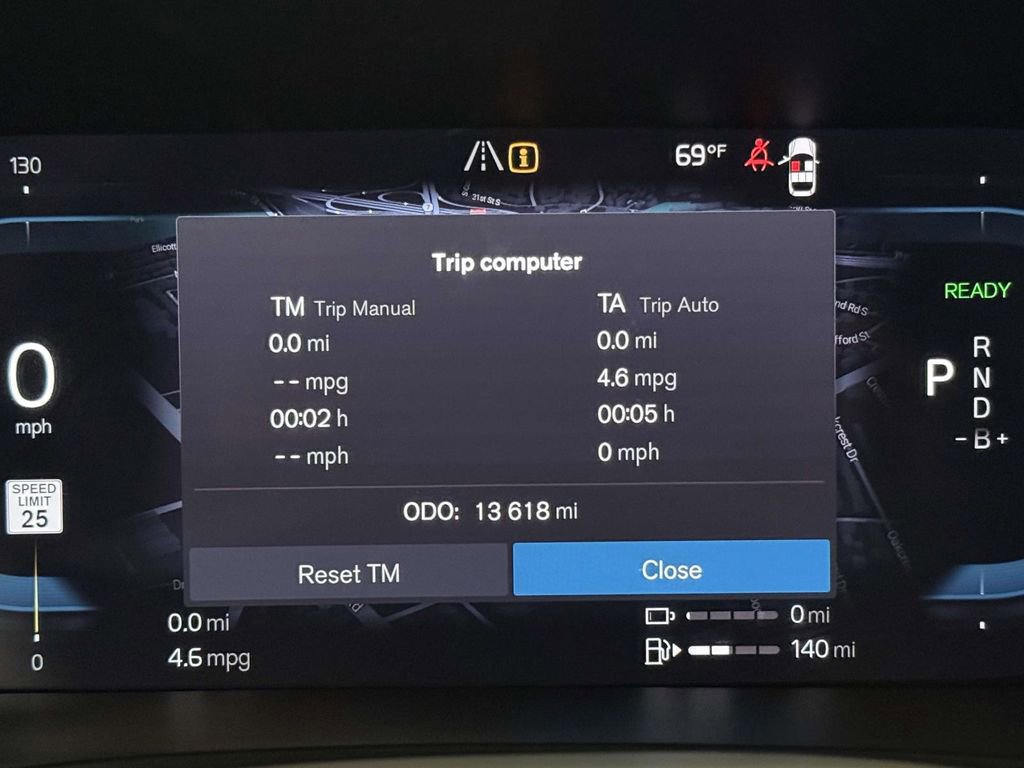 Used 2025 Volvo S60 T8 Plus image 5