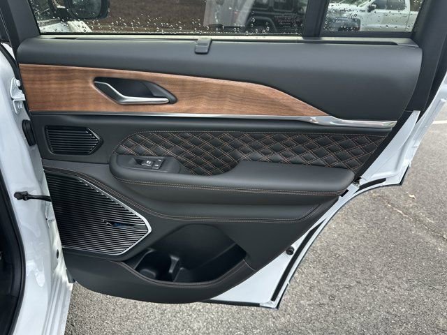 New 2025 Jeep Grand Cherokee Summit image 16