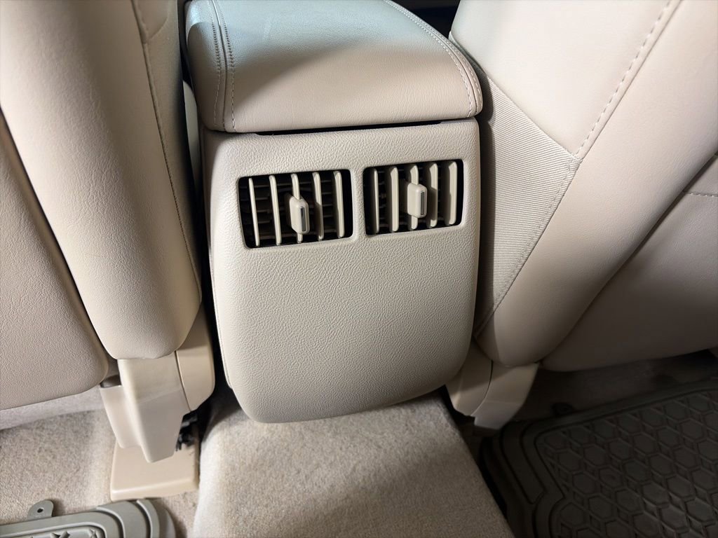 Used 2011 Buick Lucerne CXL FWD image 19
