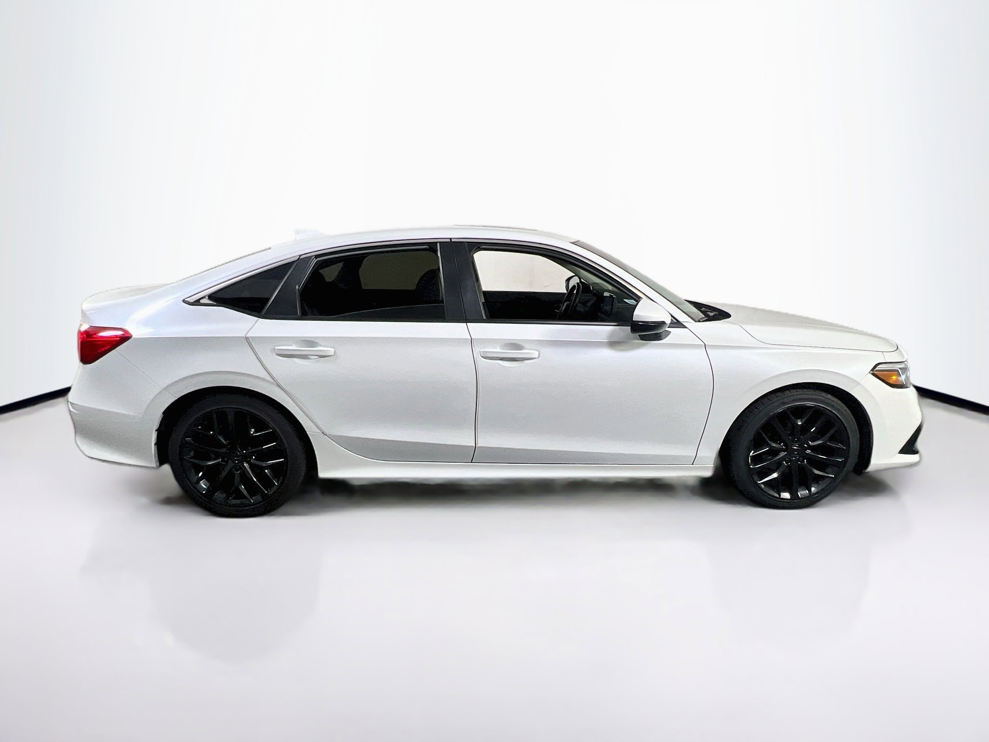Used 2022 Honda Civic Touring image 4