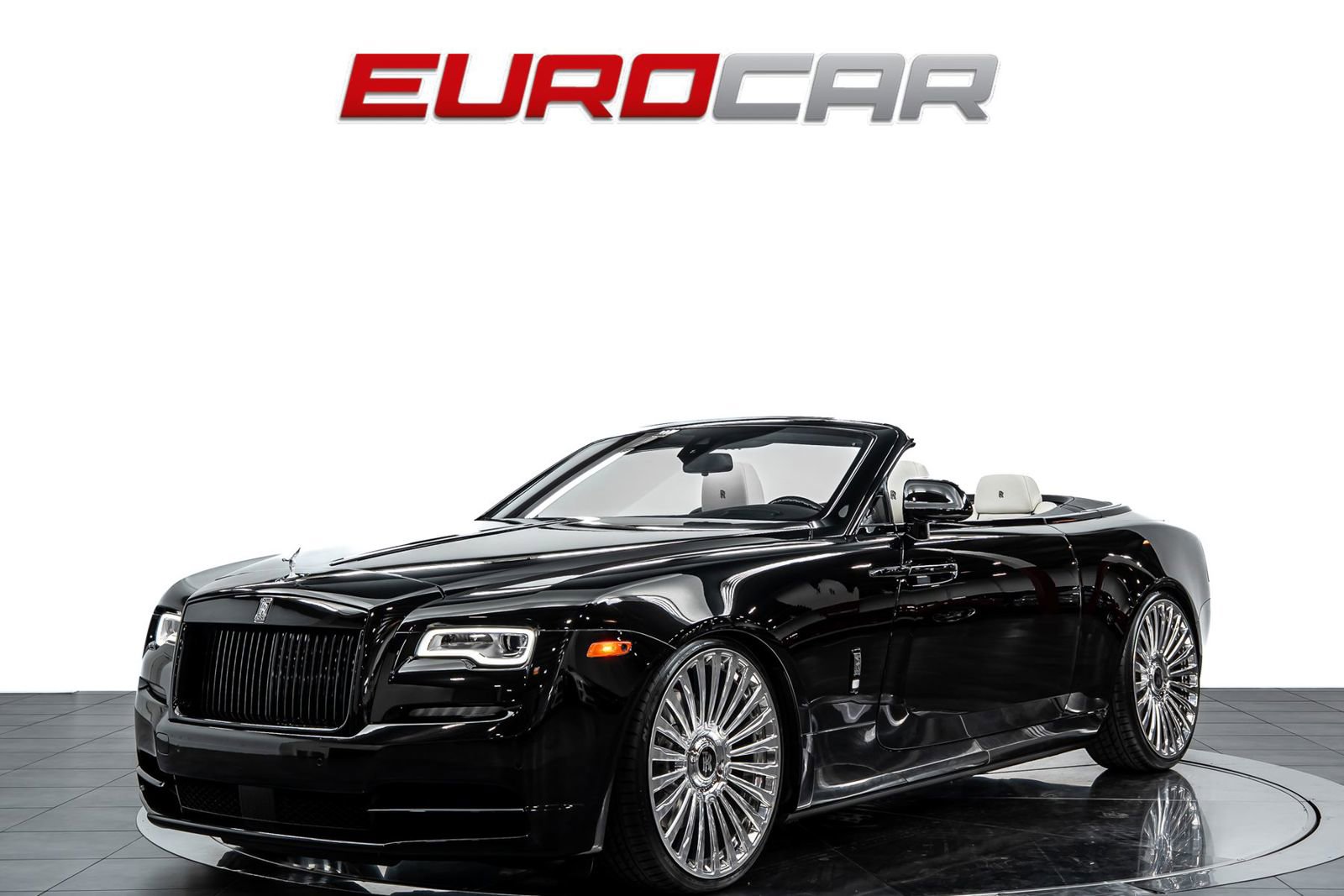 Used 2018 Rolls-Royce Dawn image 1