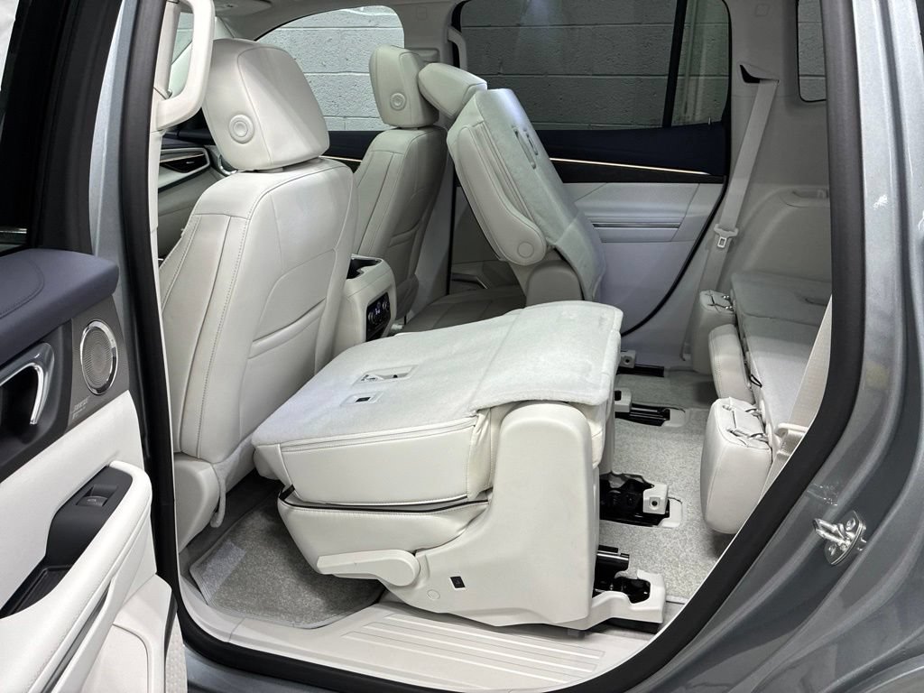 New 2027 Buick Enclave Avenir AWD/4WD image 32