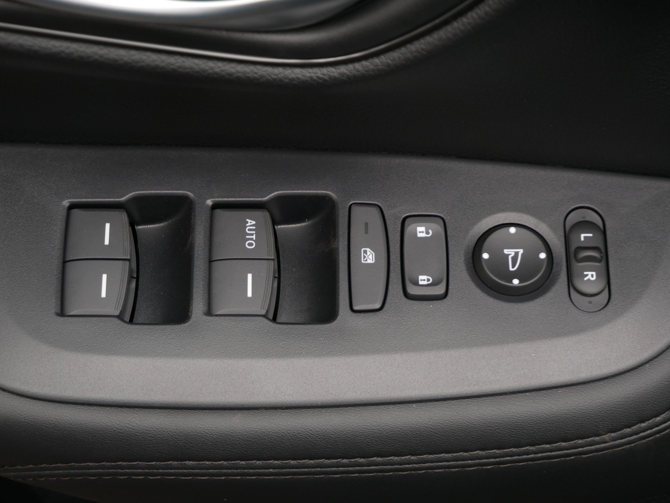 New 2027 Honda HR-V LX image 15