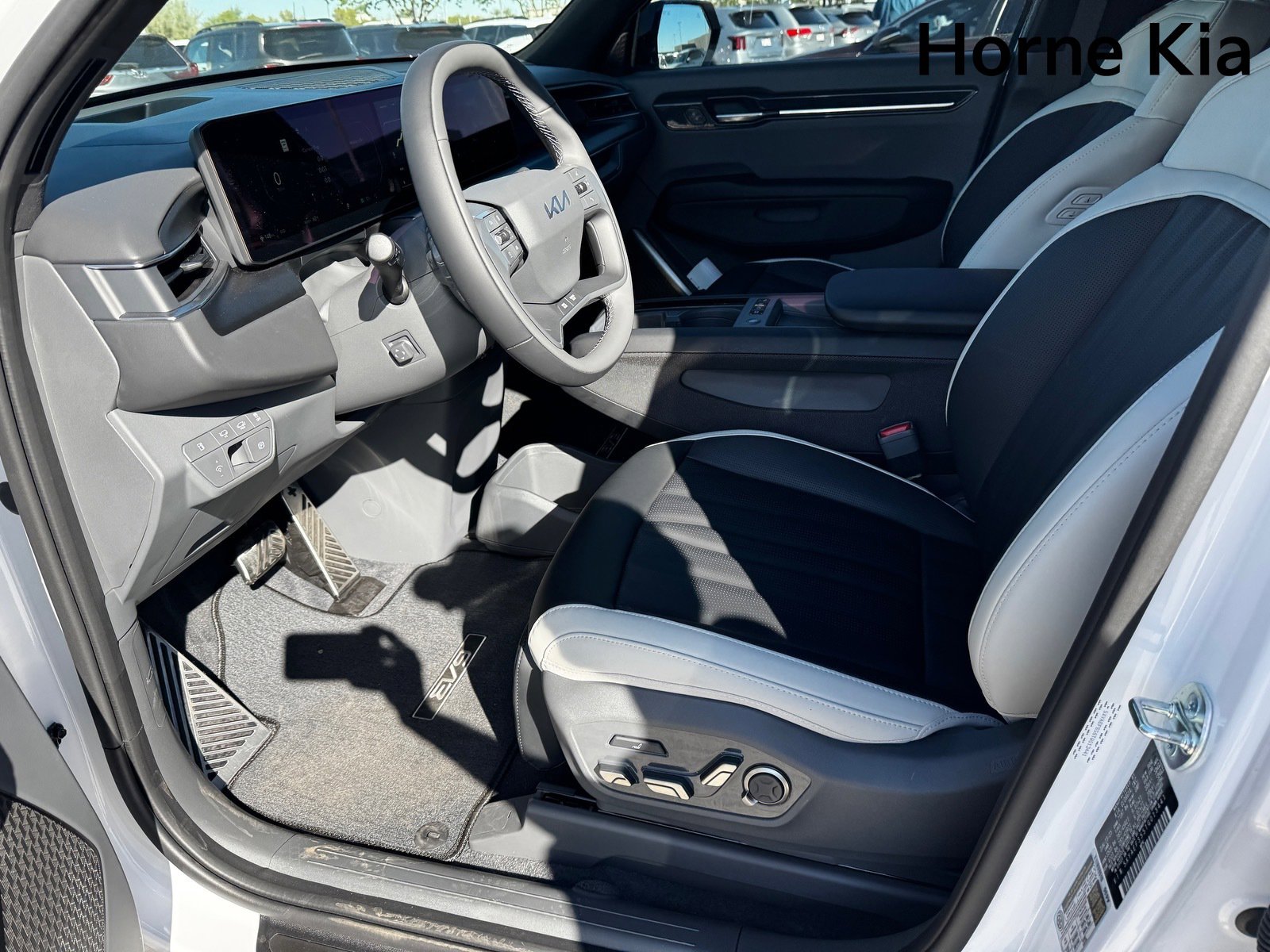 Certified 2026 Kia EV9 GT-Line image 10