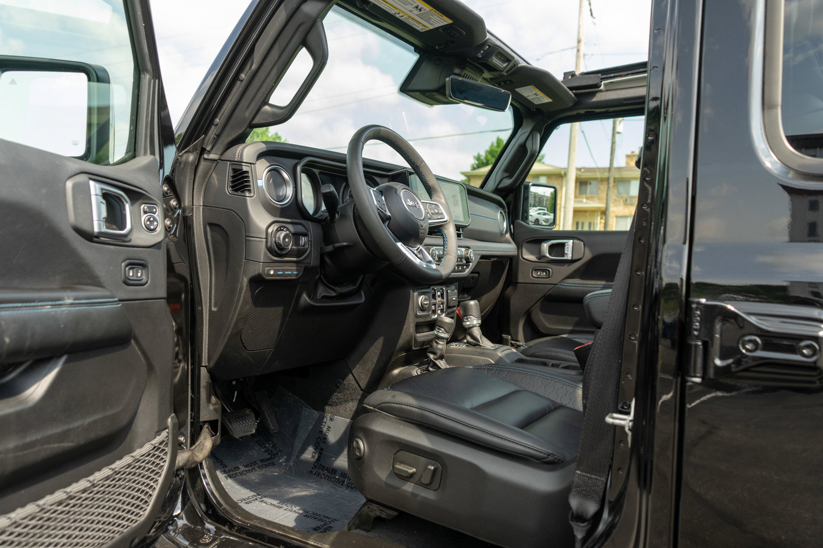 Used 2024 Jeep Wrangler High Altitude AWD/4WD image 14