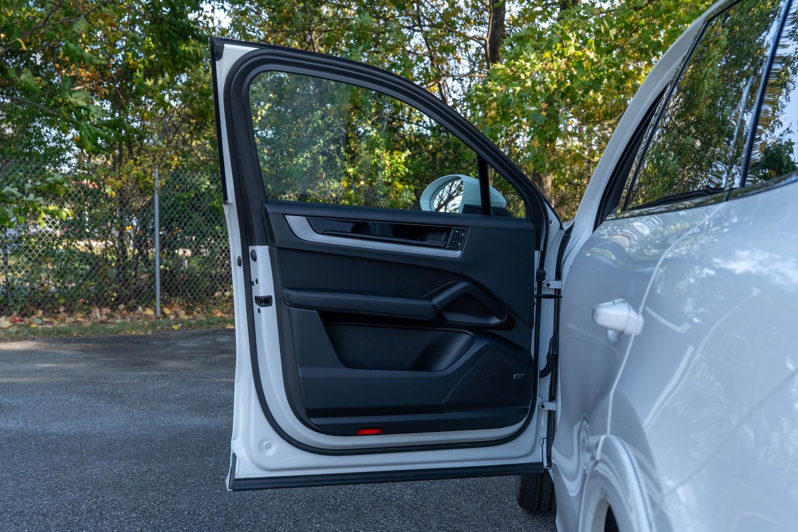 Certified 2025 Porsche Cayenne image 20