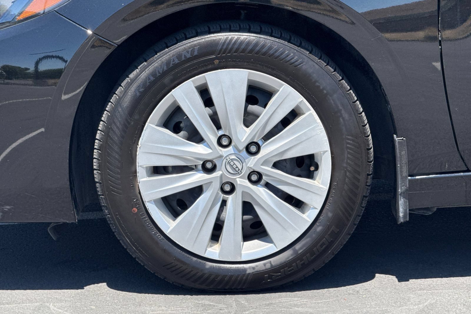 Used 2024 Nissan Sentra S FWD image 15
