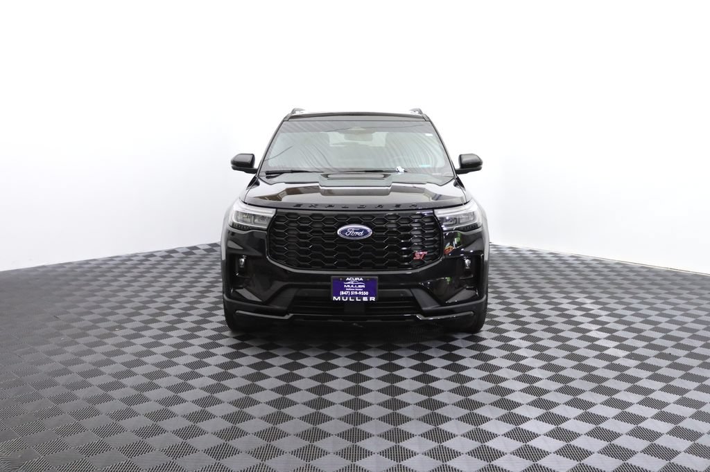 Used 2025 Ford Explorer ST AWD/4WD image 4