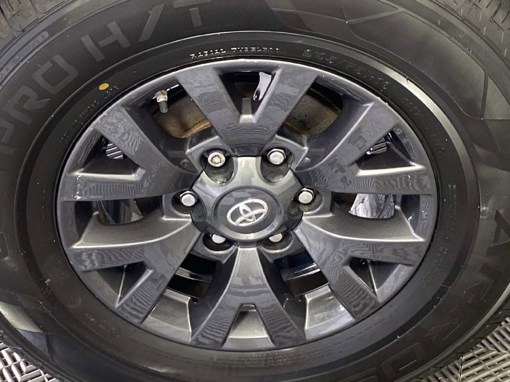 Used 2021 Toyota Tacoma SR5 AWD/4WD image 29