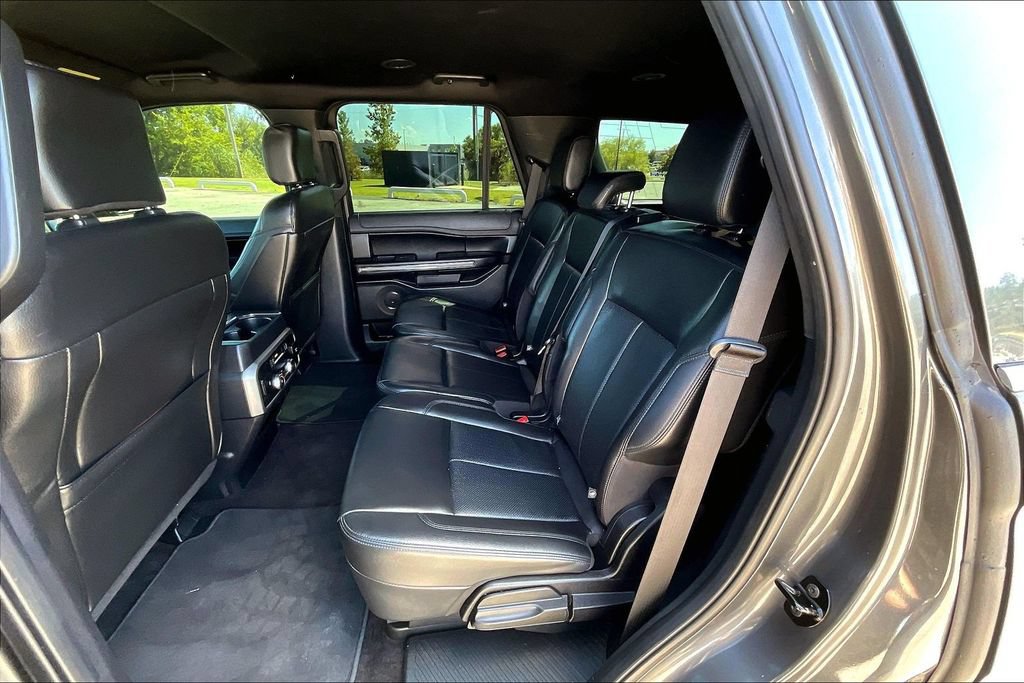 Used 2020 Ford Expedition XLT w/ Equipment Group 202A RWD image 7