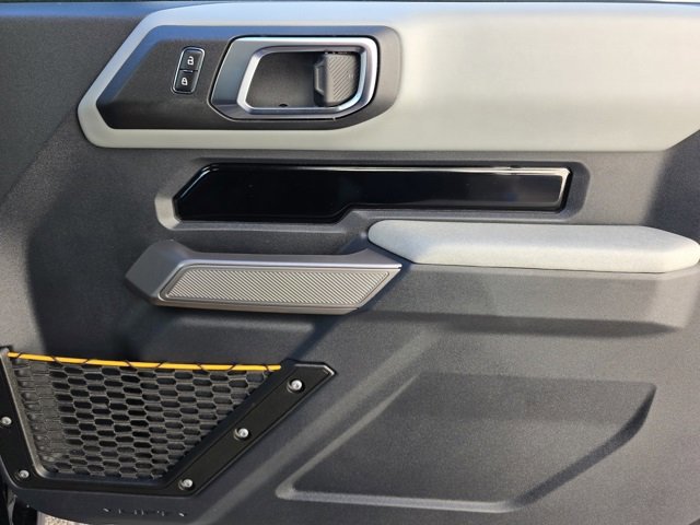 Used 2023 Ford Bronco Badlands image 11